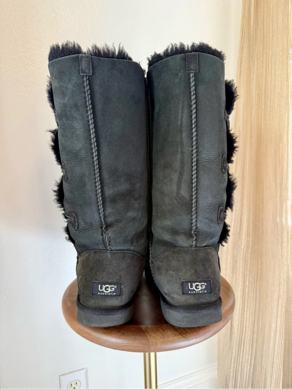 UGG Bailey boots size 9